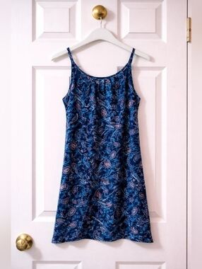 Women’s Blue Paisley Tank Top Sleeveless Cami Blouse Flowy Lightweight Casual